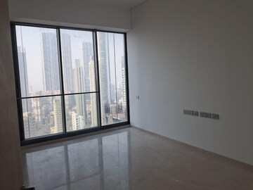 Room in 4 BHK Apartment at Rustomjee Crown, Prabhadevi – for Rent