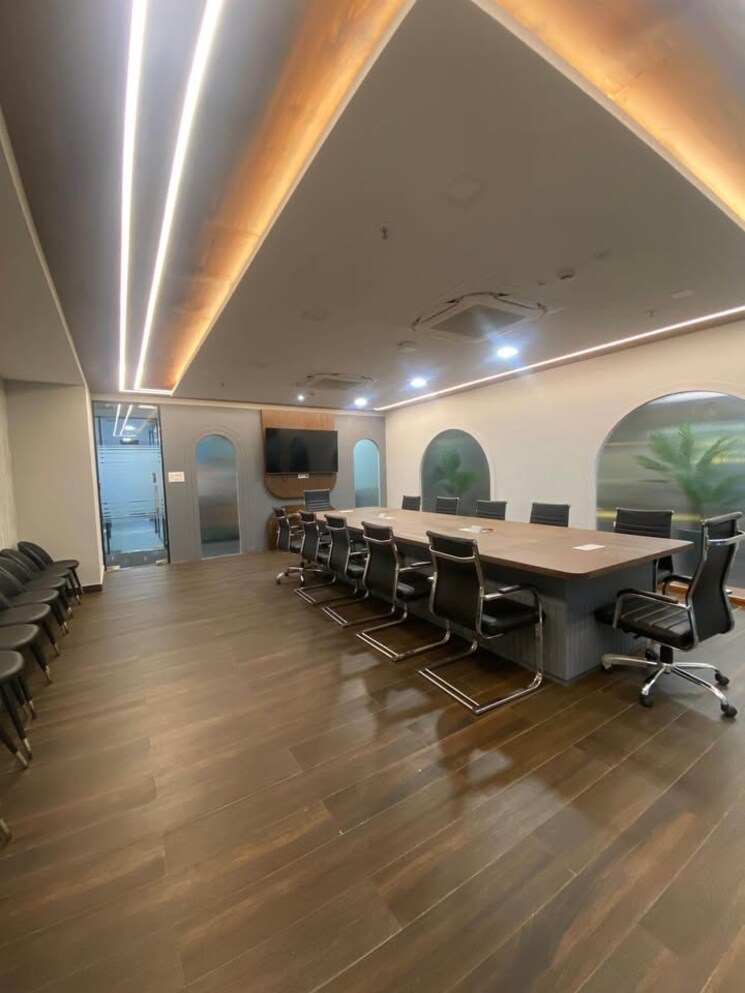  Parking, vijay nagar Commercial Office Space 4000 Sq.Ft. In Vijay Nagar Indore 8780983