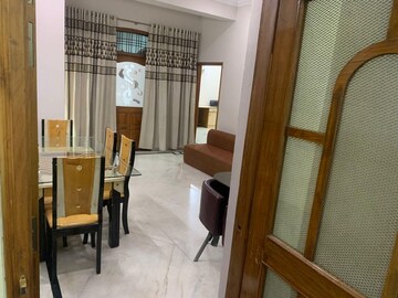 Living Room in 3 BHK Apartment at Gomti Nagar – for Rent