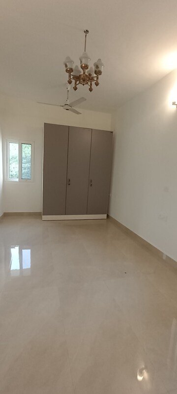 Room in 3.5 BHK Builder Floor at Kalkaji – for Rent
