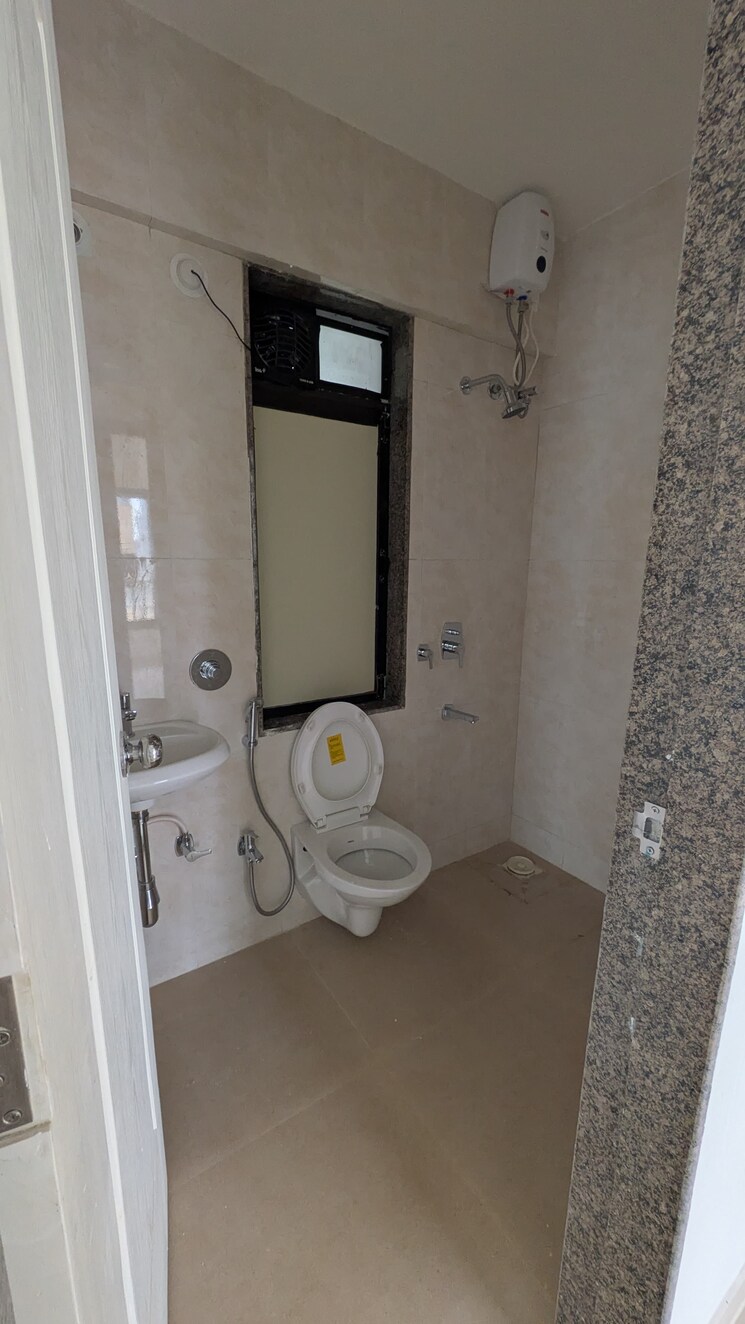 Bathroom, bg-shirke-monte-verita 2 Bedroom 632 Sq.Ft. Apartment In Borivali East Mumbai 8781038