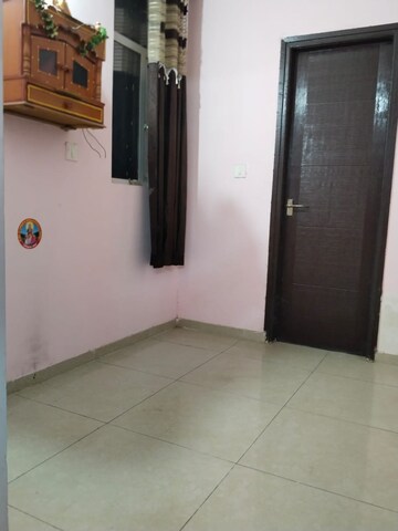 Room in 2.5 BHK Apartment at Himalaya Pride, Tech Zone 4 Greater Noida – for Rent