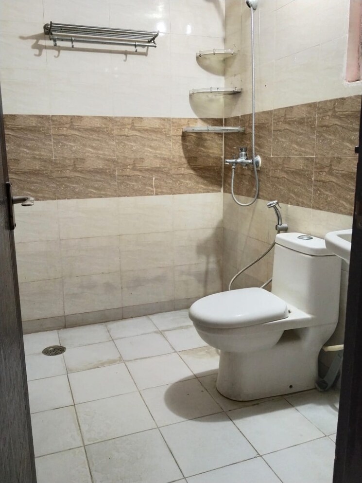 Bathroom, himalaya-pride 2.5 Bedroom 1127 Sq.Ft. Apartment In Tech Zone 4 Greater Noida Greater Noida 8781085
