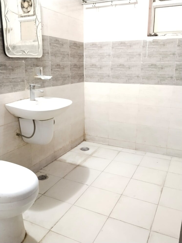 Bathroom, himalaya-pride 3 Bedroom 901 Sq.Ft. Apartment In Tech Zone 4 Greater Noida Greater Noida 8781121