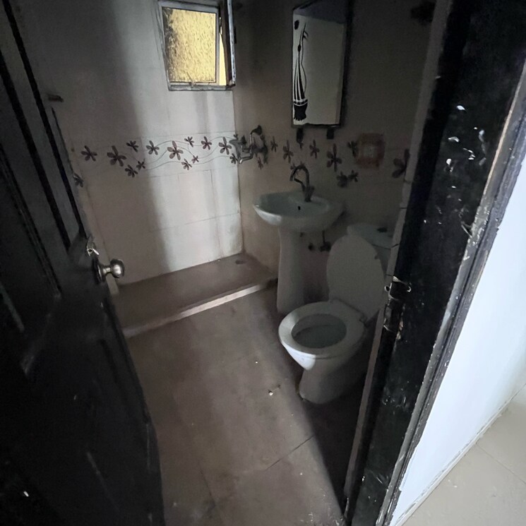 Bathroom, prateek-laurel 2.5 Bedroom 1135 Sq.Ft. Apartment In Sector 120 Noida 8781146