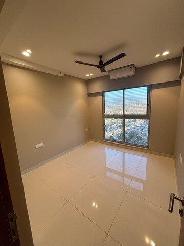 Room in 3 BHK Apartment at Shapoorji Pallonji Epsilon, Kandivali East – for Rent
