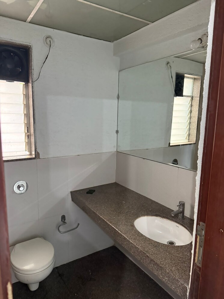 Bathroom, kumar-peninsula 3 Bedroom 1028 Sq.Ft. Apartment In Baner Pune 8781183