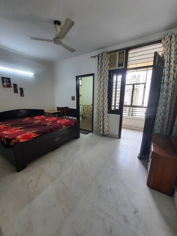 Furnished Amenities in 2 BHK Builder Floor at Malviya Nagar – for Rent