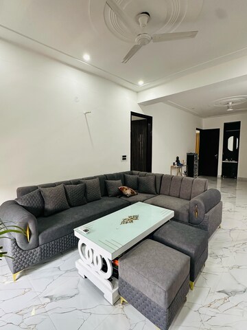 Bedroom in 3 BHK Builder Floor at The Grand, Sector 52 – for Rent