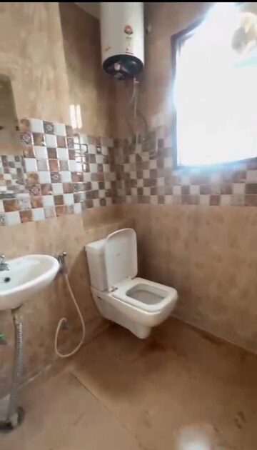 Bathroom in 1 BHK Apartment at DLF City Phase III, Sector 24 – for Rent