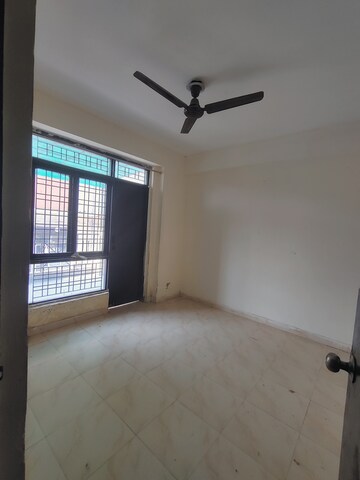 Room in 2 BHK Apartment at Apex Our Homes, Sector 37c – for Rent