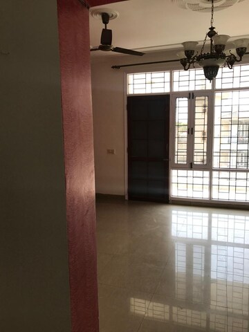 3.5 BHK Builder Floor For Rent in Unitech South City II, Sector 50