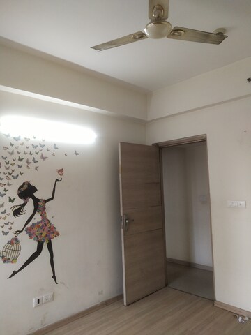 Furnished Amenities in 3 BHK Apartment at Moti Nagar – for Rent