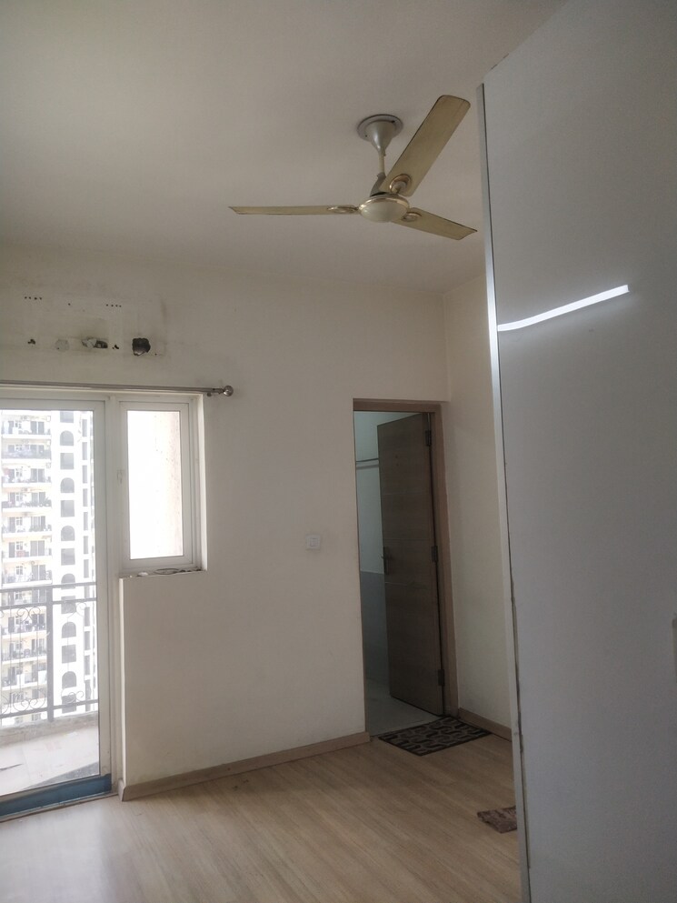 Room, moti nagar 3 Bedroom 1600 Sq.Ft. Apartment In Moti Nagar Delhi 8781516