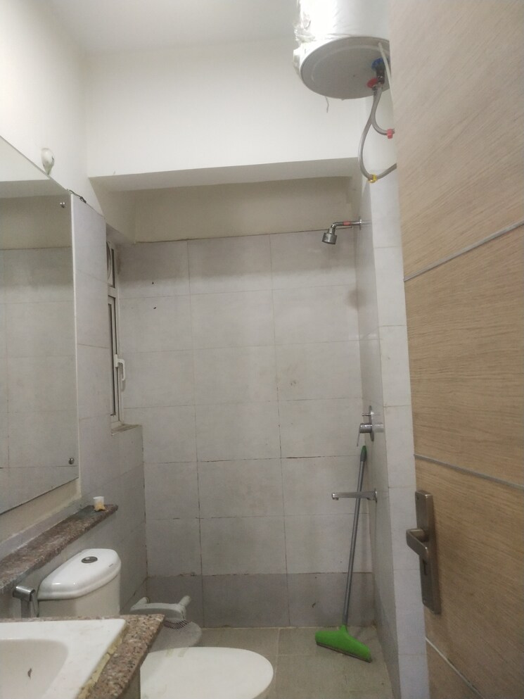 Bathroom, moti nagar 3 Bedroom 1600 Sq.Ft. Apartment In Moti Nagar Delhi 8781516