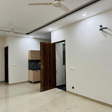 Room in 2 BHK Builder Floor at Sector 86 – for Rent