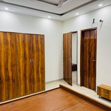 Room in 2 BHK Builder Floor at Sector 86 – for Rent