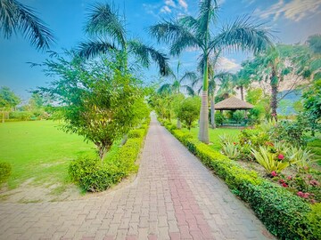  Plot – Garden View at Sector 27 Yamuna Expressway - for Sale
