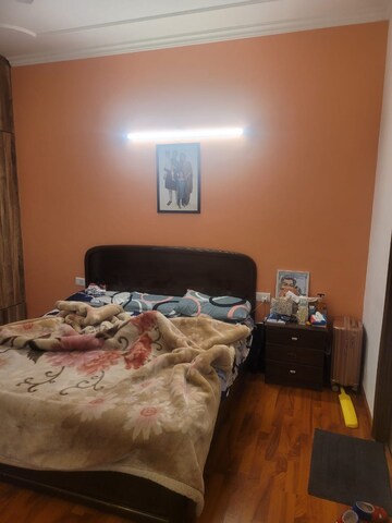 Bedroom in 3 BHK Builder Floor at Unitech South City II, Sector 50 – for Rent