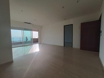 Room in 3 BHK Apartment at Lokhandwala Minerva Mahalaxmi, Mahalaxmi – for Rent