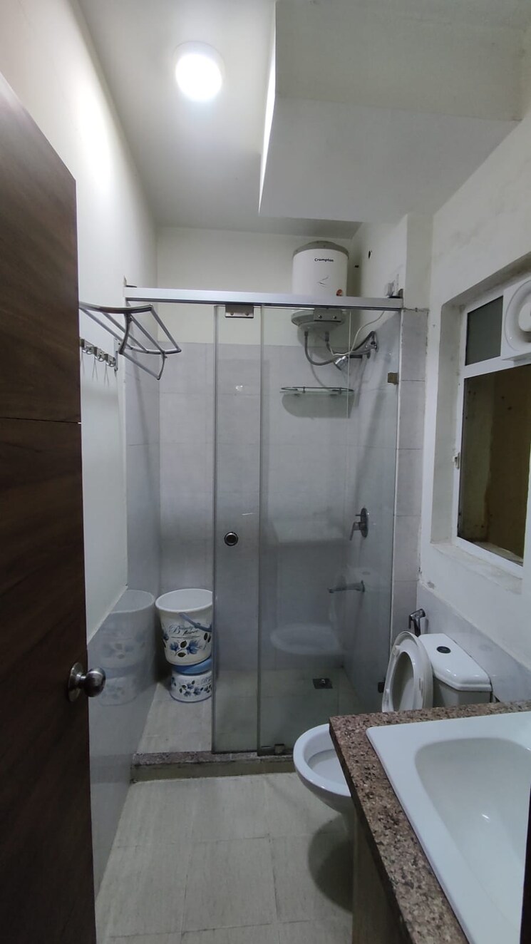 Bathroom, moti nagar 3 Bedroom 1753 Sq.Ft. Apartment In Moti Nagar Delhi 8781770