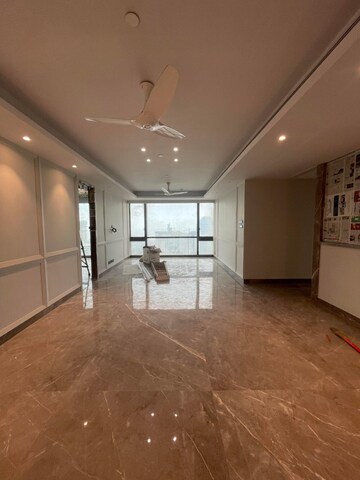 Room in 4 BHK Apartment at Lodha The Park, Worli – for Rent