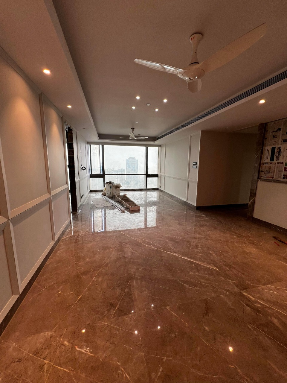 4 BHK + Servant Room Apartment For Rent in Lodha The Park