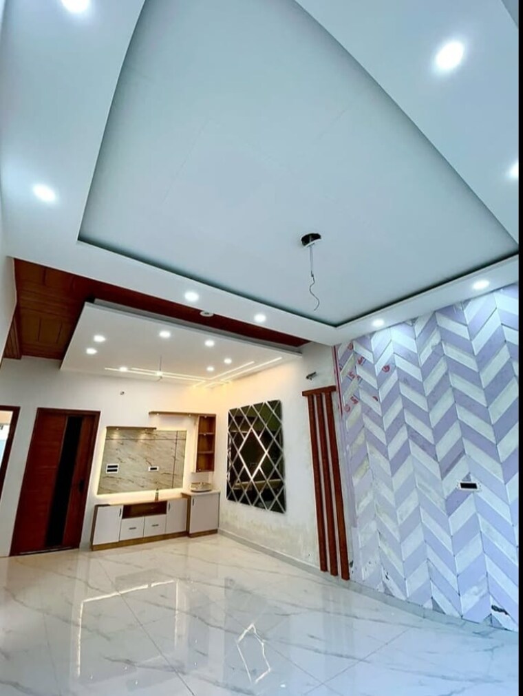 Room, sector 33 3 Bedroom 3240 Sq.Ft. Builder Floor In Sector 33 Faridabad 8781940