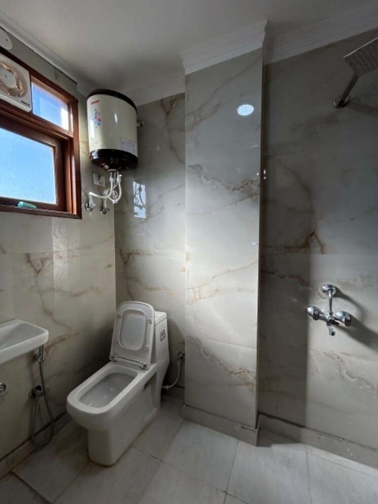 Bathroom, saket 2 Bedroom 2000 Sq.Ft. Apartment In Saket Delhi 8781946