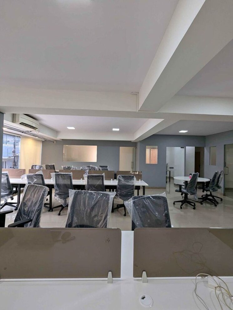 Team Area, new palasia Commercial Office Space 1550 Sq.Ft. In New Palasia Indore 8781947