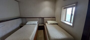 Bedroom in Studio Apartment at Sheesh Mahal Apartment, Bandra West – for Rent