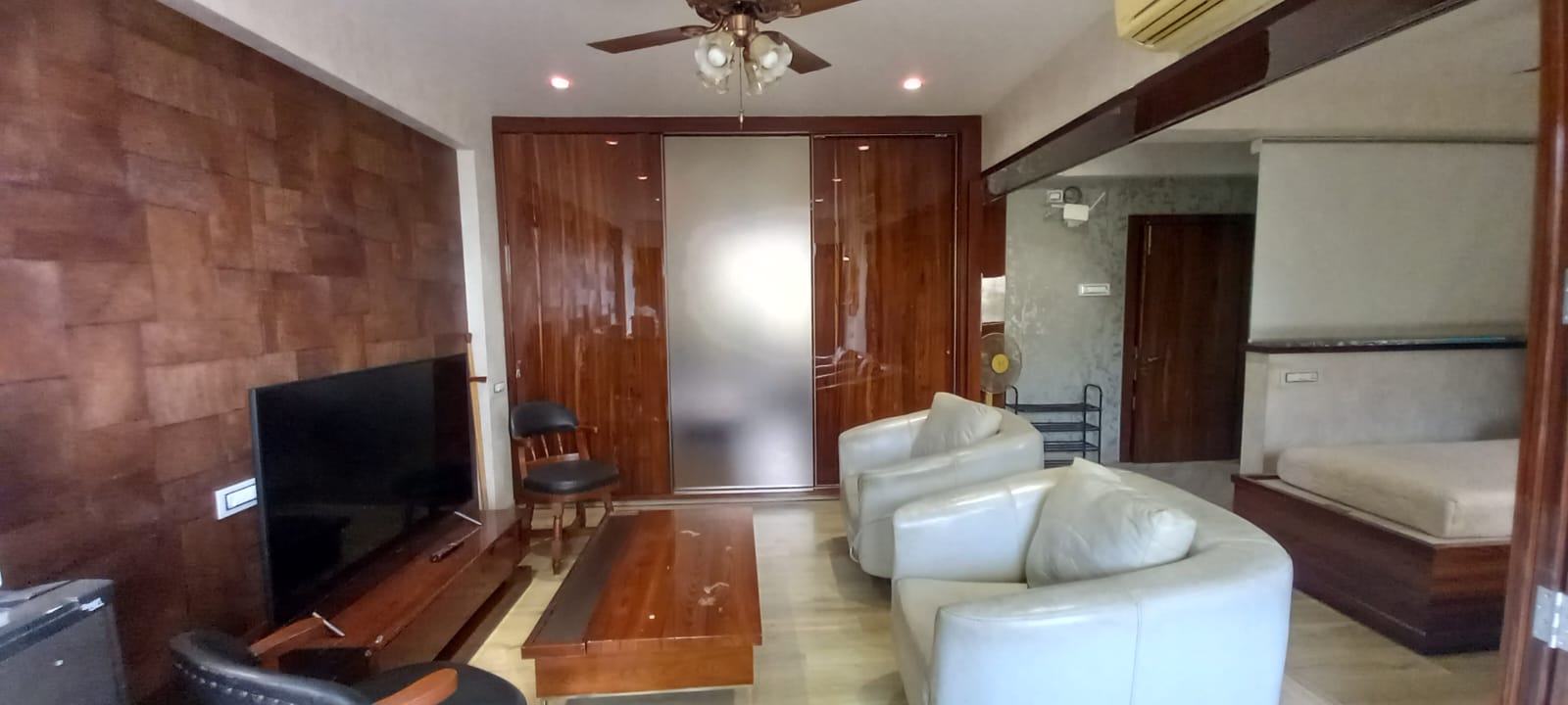 Studio  429 Sq.Ft. Apartment in Sheesh Mahal Apartment