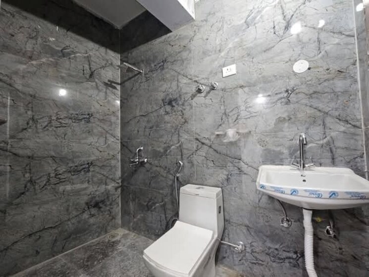 Bathroom, palam village 2 Bedroom 600 Sq.Ft. Apartment In Palam Village Delhi 8782005