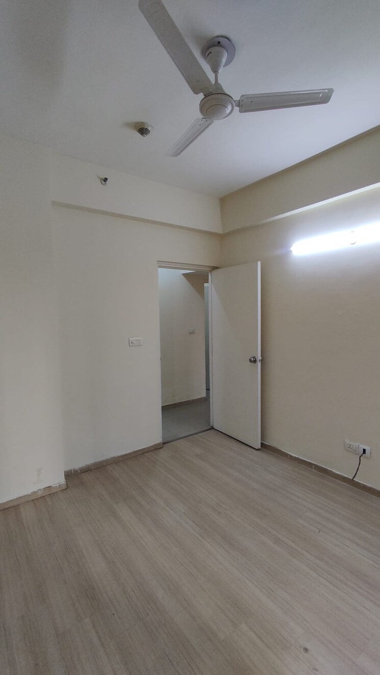 Room, moti nagar 3 Bedroom 1686 Sq.Ft. Apartment In Moti Nagar Delhi 8782006
