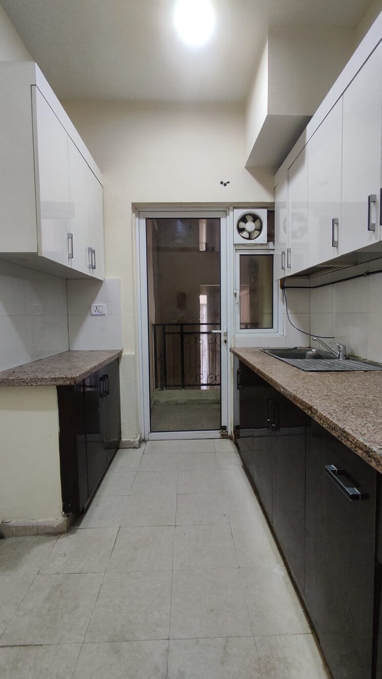 Kitchen, moti nagar 3 Bedroom 1686 Sq.Ft. Apartment In Moti Nagar Delhi 8782006