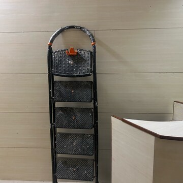 Furnished Amenities in  Office Space at Sector 22 – for Rent