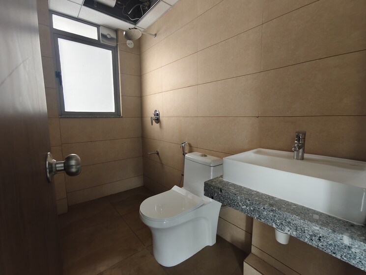 Bathroom, kalpataru-immensa 2 Bedroom 663 Sq.Ft. Apartment In Kolshet Road Thane 8782104