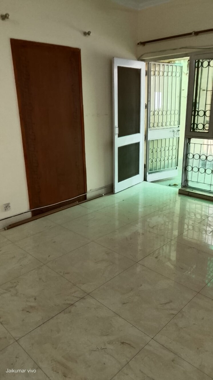 Room, vasant kunj 3 Bedroom 2000 Sq.Ft. Apartment In Vasant Kunj Delhi 8782137