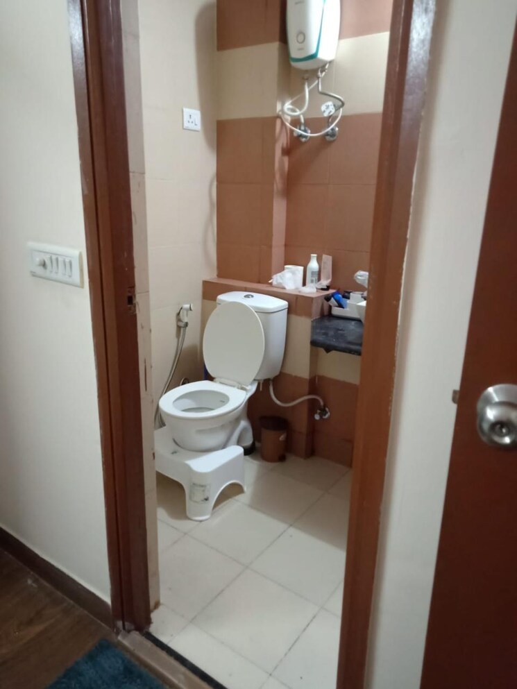 Bathroom, sector 16c greater noida 3 Bedroom 1110 Sq.Ft. Builder Floor In Sector 16c Greater Noida Greater Noida 8782109