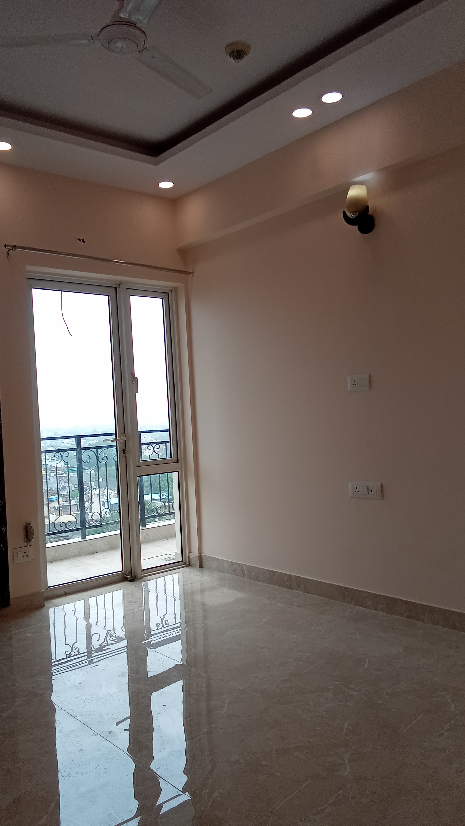 3 BHK Apartment For Rent in Dlf Capital Greens Moti N