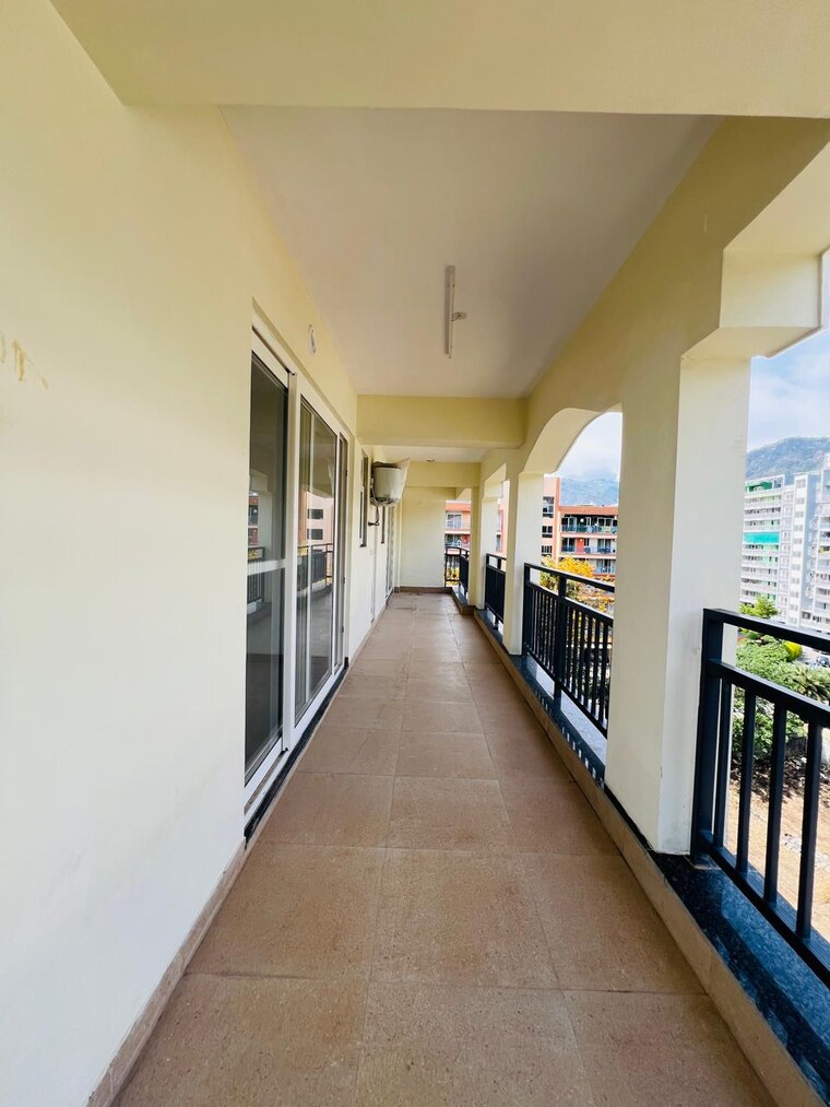Balcony, kulhan 3.5 Bedroom 2443 Sq.Ft. Apartment In Kulhan Dehradun 8782162