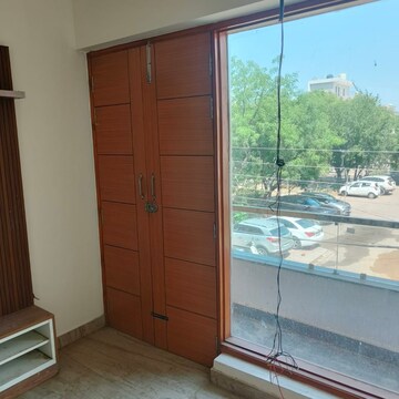 Room in 2 BHK Builder Floor at Sector 79 – for Rent