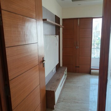 Room in 2 BHK Builder Floor at Sector 79 – for Rent