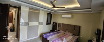 Bedroom in 3 BHK Builder Floor at Sector 26 – for Sale