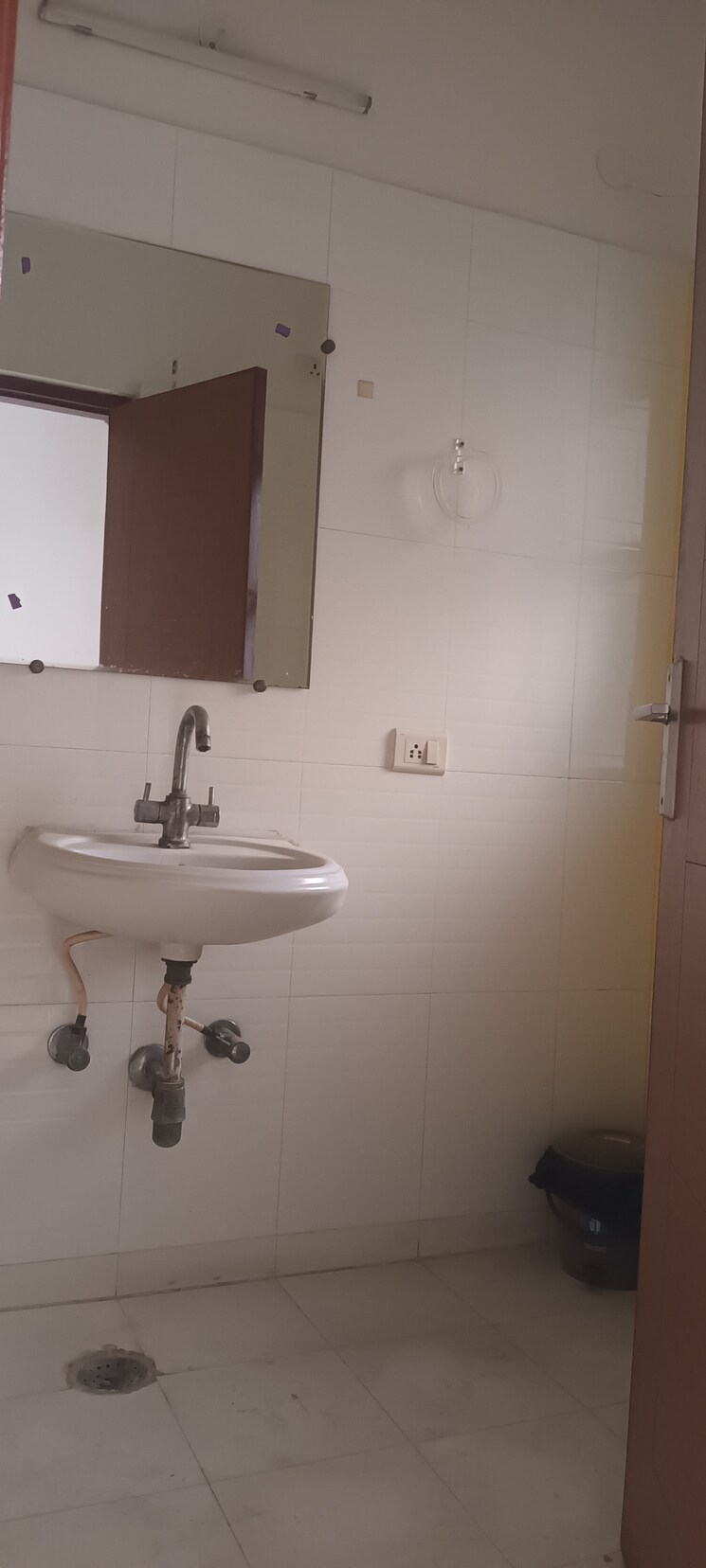 Bathroom, jm-royal-park 3 Bedroom 1650 Sq.Ft. Apartment In Vaishali Sector 9 Ghaziabad 8782225