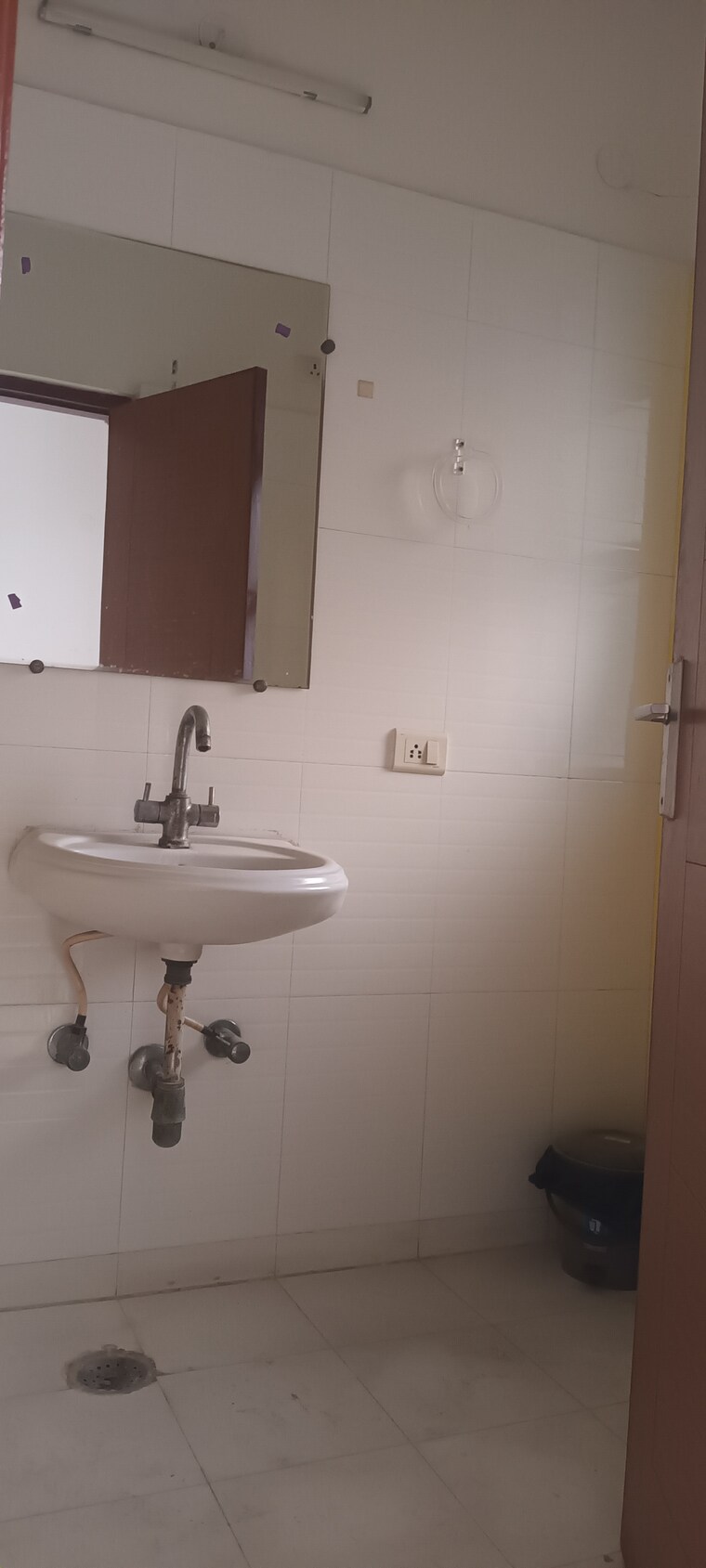 Bathroom, jm-royal-park 3 Bedroom 1650 Sq.Ft. Apartment In Vaishali Sector 9 Ghaziabad 8782225