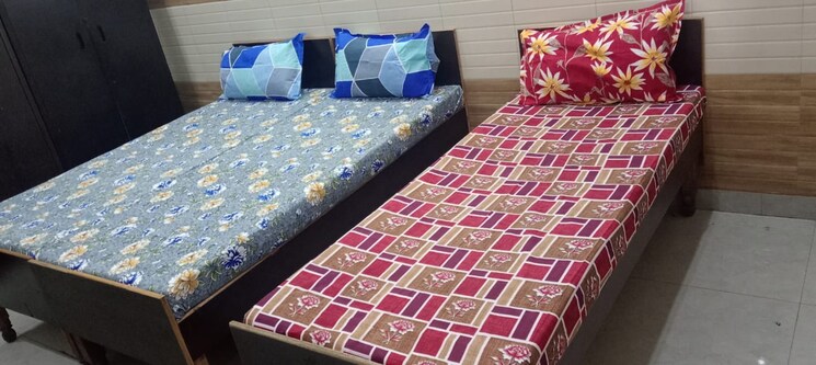 Room, sector 15 Pg For Boys In Sector 15 8782255