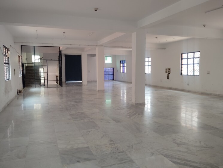  Parking, sector 65 Commercial Industrial Plot 2800 Sq.Ft. In Sector 65 Noida 8782238