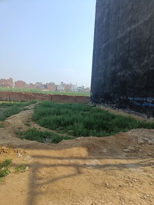  Plot For Sale in Deep Apartments, Dlf Ankur Vihar