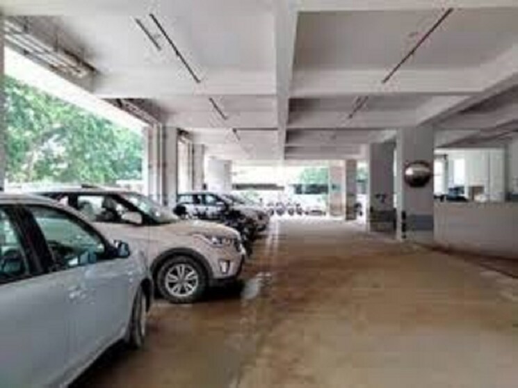  Parking, science city Commercial Office Space 735 Sq.Ft. In Science City Ahmedabad 8782306